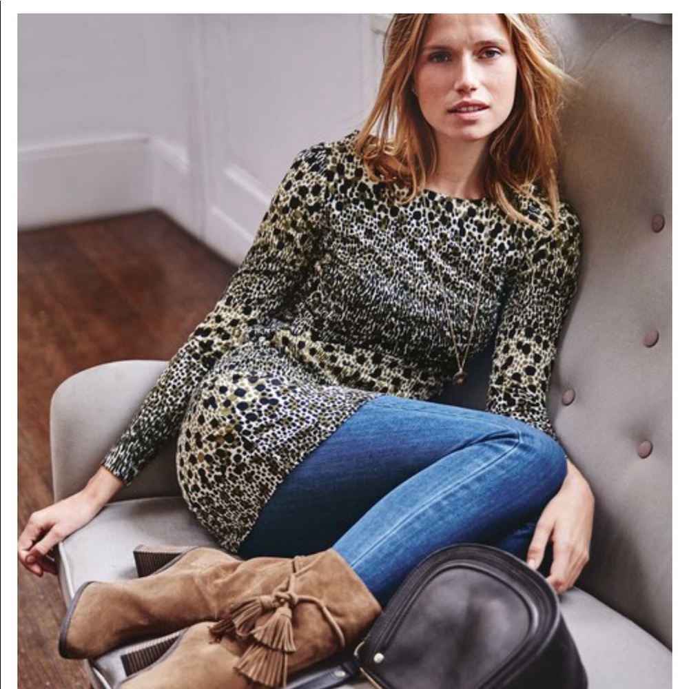 New without tags. Cute tunic fits like a US 16